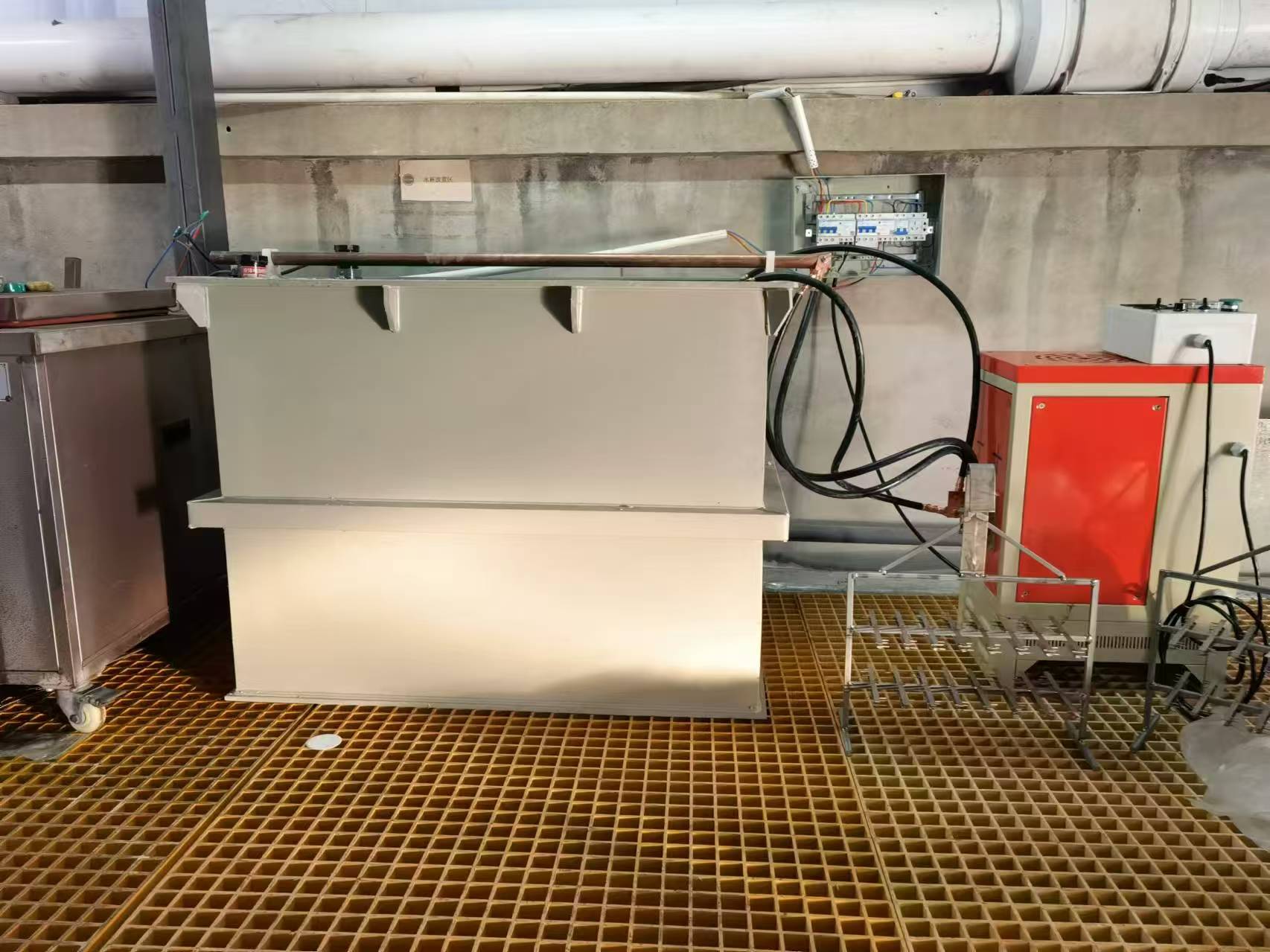 扬州电解抛光设备安装现场