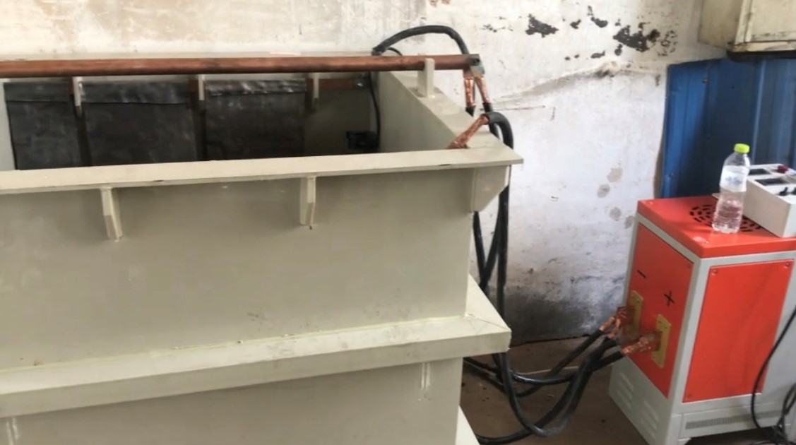 电解抛光设备安装现场