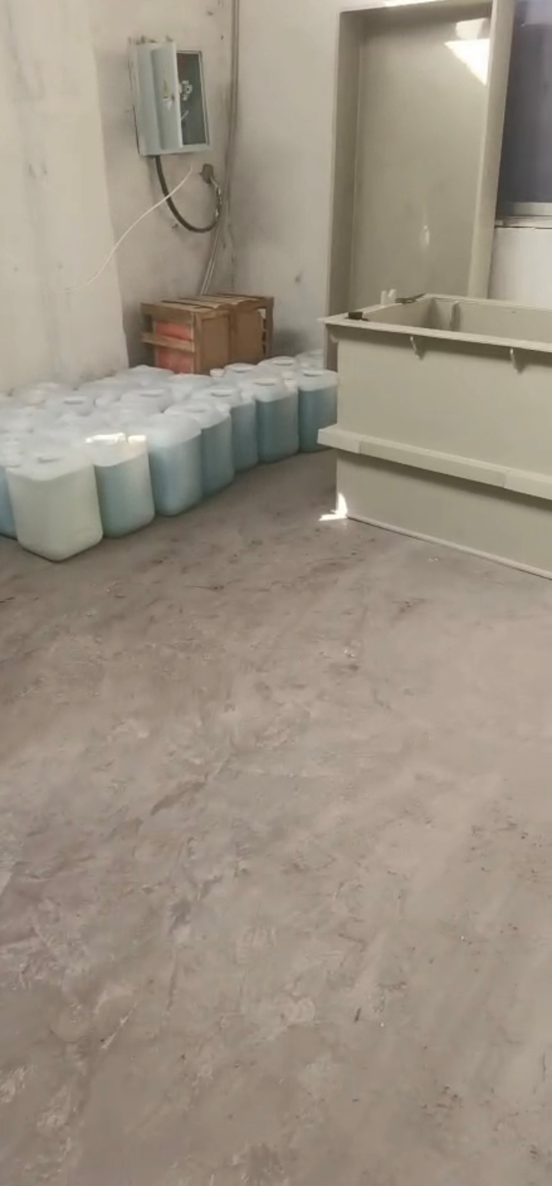 电解抛光设备安装现场