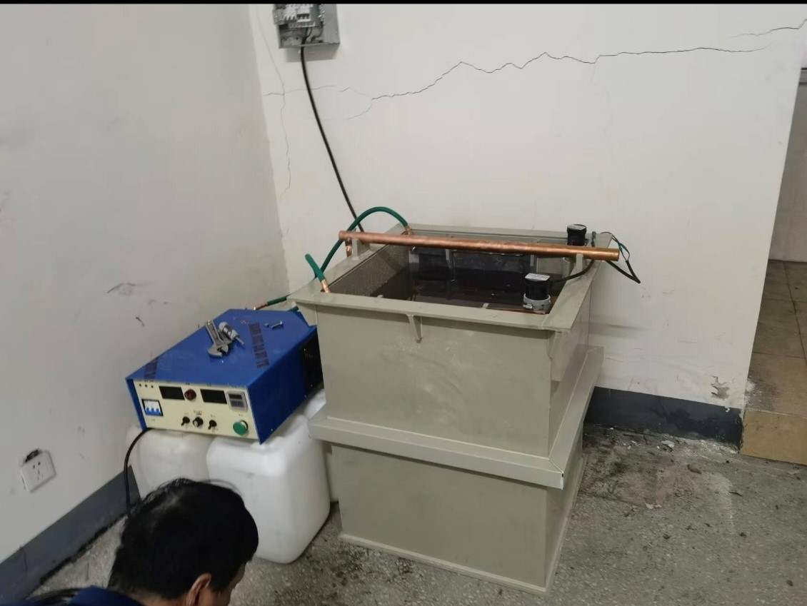 电解抛光设备安装现场