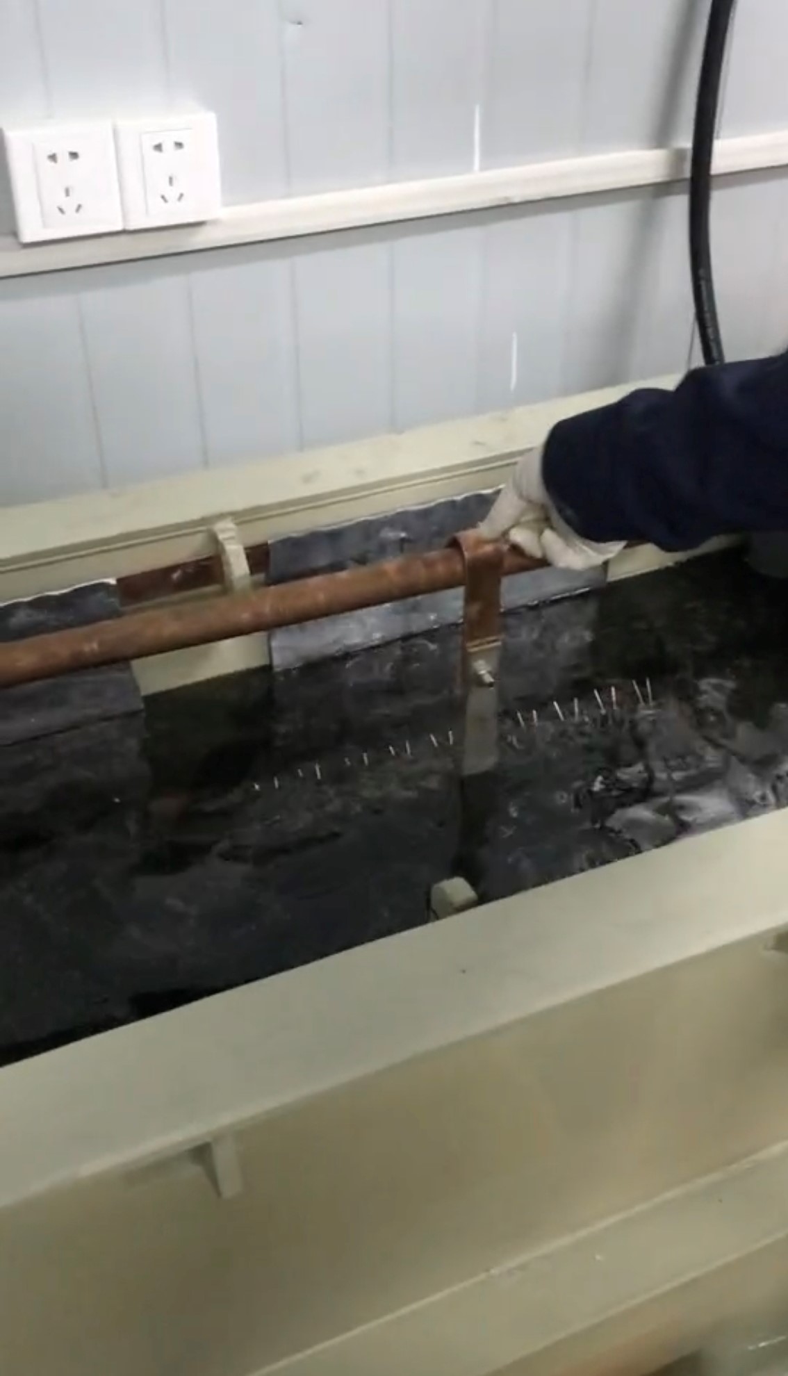 电解抛光设备安装现场